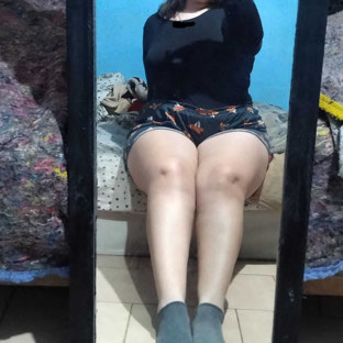 Domina_curvy